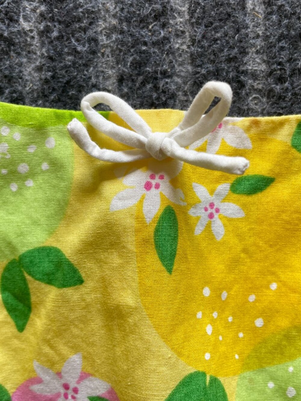Lilly Pulitzer spaghetti strap dress. Citrus Lemonade Theme Size 4 Cotton - Picture 3 of 7